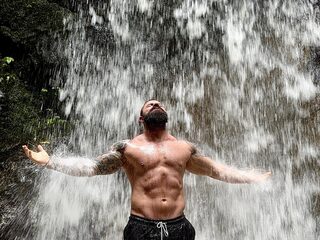 Xtream Leonard
