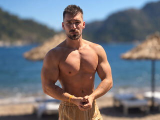Darius Giles